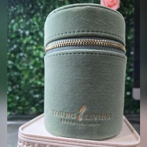 Young Living Green Velvet Travel Case For 6 Rollers